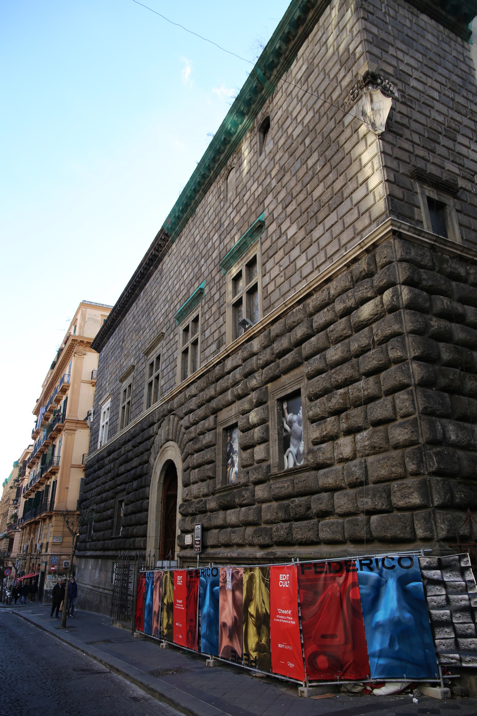 Palazzo Como in der Via Duomo, heute Museo Civico Gaetano Filangieri. Das Haus der Filangieri stand 1787 jedoch am Largo Arianiello, wie Benedetto Croce belegt. Foto Francesco Bini, Wikimedia Commons, CC BY-SA 4.0.
